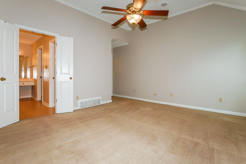 2,110/Mo, 2717 Twisted Oak Cv N Cordova, TN 38016 Main Bathroom View 2