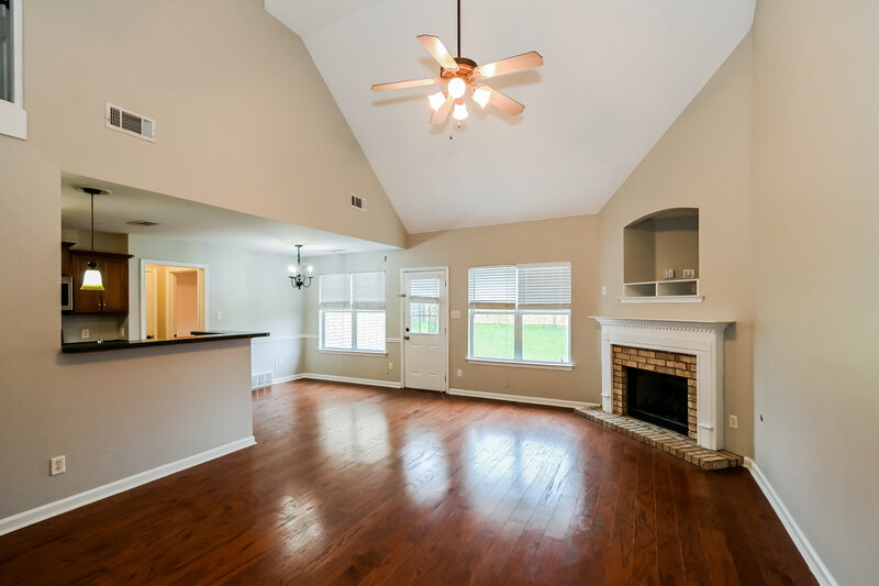 1,840/Mo, 50 Hidden Garden Dr Oakland, TN 38060 Living Room View 3