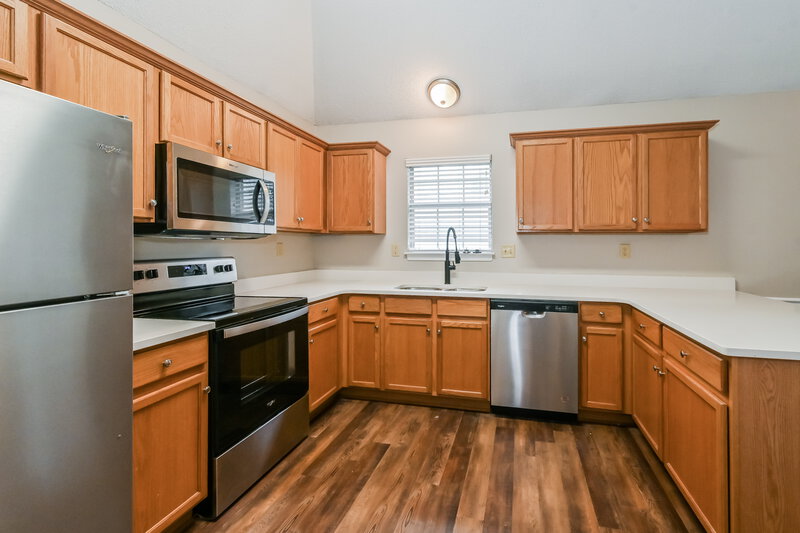 1,495/Mo, 180 Garden View Dr Oakland, TN 38060 Kitchen View 3