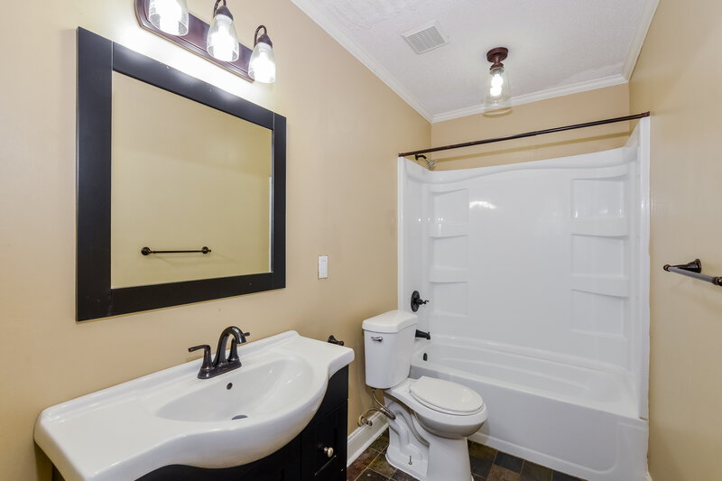 1,890/Mo, 10264 Amanda Dr Olive Branch, MS 38654 Main Bathroom View 3
