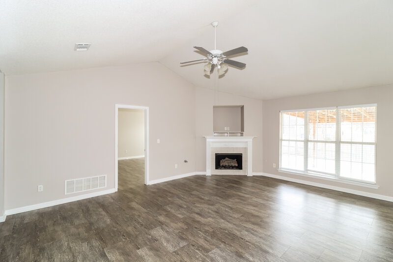 1,960/Mo, 6179 Sandbourne E Olive Branch, MS 38654 Living Room View 2