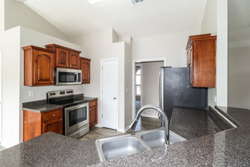 1,960/Mo, 6179 Sandbourne E Olive Branch, MS 38654 Kitchen View 2