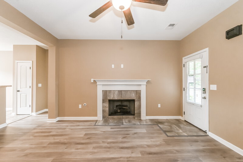2,105/Mo, 2687 Sapper Ln Southaven, MS 38672 Living Room View 2