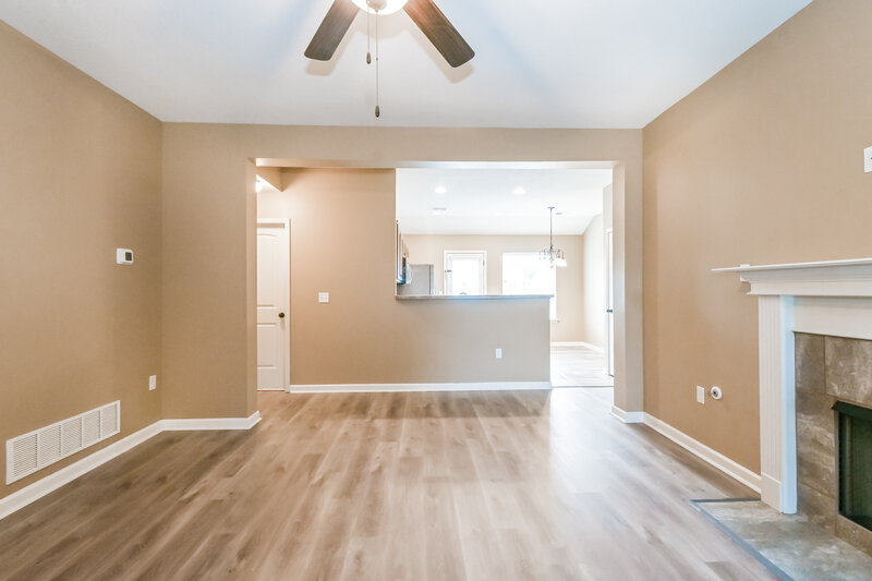 2,105/Mo, 2687 Sapper Ln Southaven, MS 38672 Living Room View 3