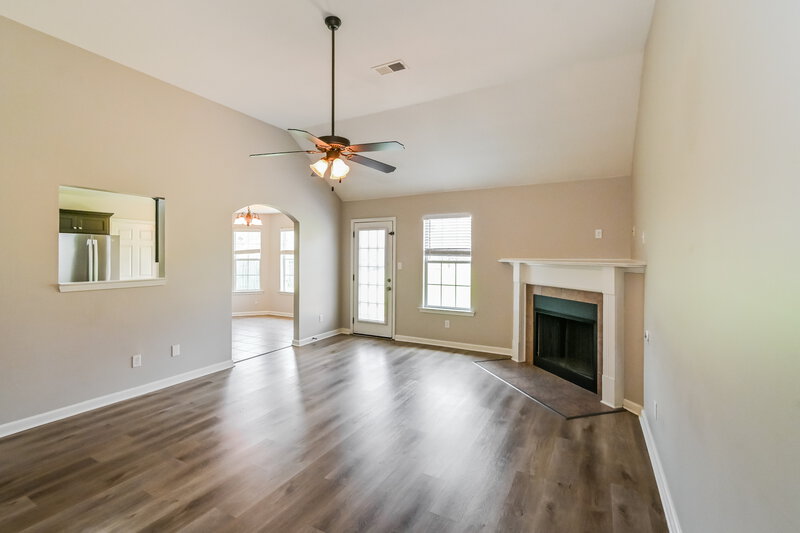 3,100/Mo, 9069 Gavin Dr Olive Branch, MS 38654 Living Room View 3