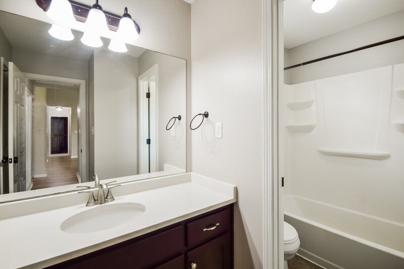 2,160/Mo, 9069 Gavin Dr Olive Branch, MS 38654 Bathroom View