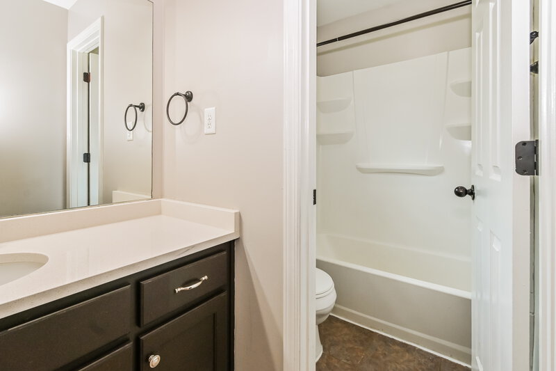 3,100/Mo, 9069 Gavin Dr Olive Branch, MS 38654 Bathroom View