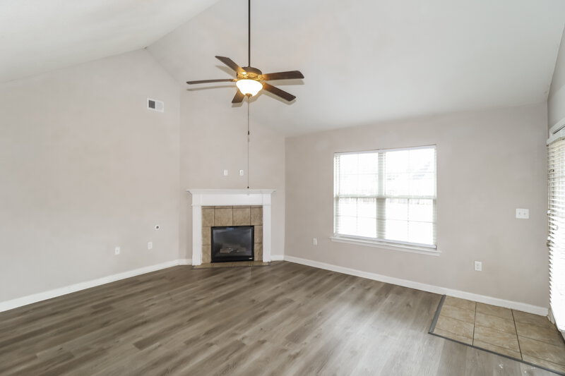 1,885/Mo, 2729 Miner Cv Southaven, MS 38672 Living Room View 2