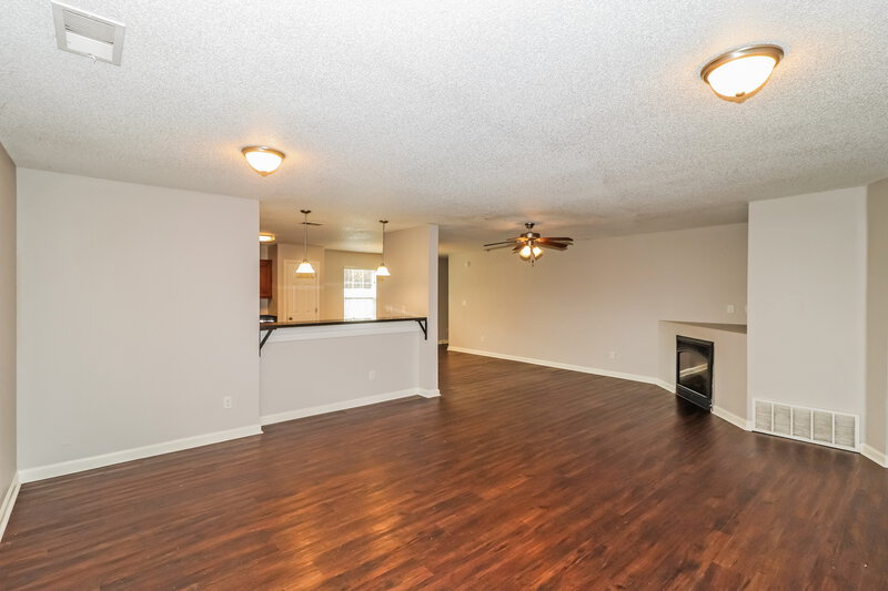 1,805/Mo, 10892 Blake Cir Olive Branch, MS 38654 Living Room View 2