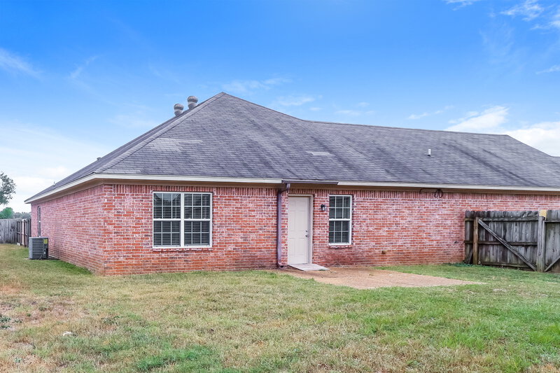 1,805/Mo, 10892 Blake Cir Olive Branch, MS 38654 Rear View