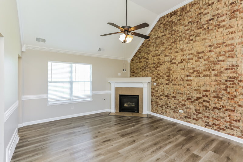 2,105/Mo, 7569 Redberry Dr Horn Lake, MS 38637 Living Room View 2