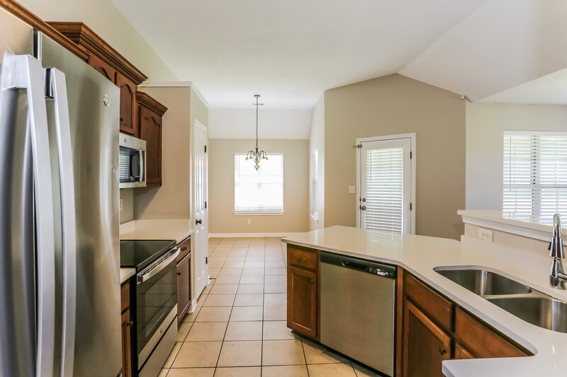 2,105/Mo, 7569 Redberry Dr Horn Lake, MS 38637 Kitchen View