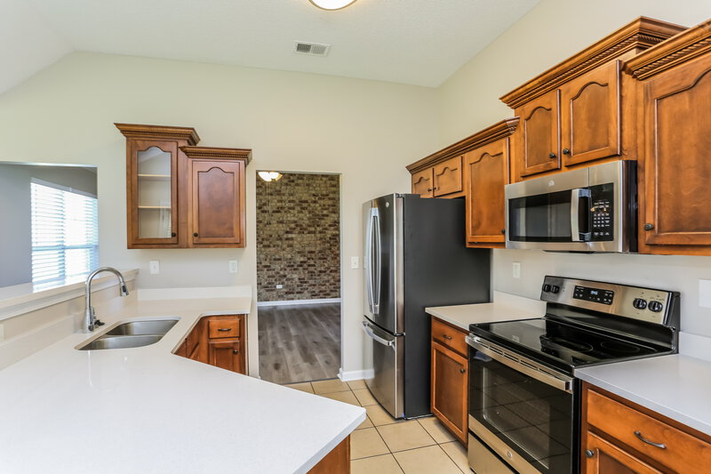 2,105/Mo, 7569 Redberry Dr Horn Lake, MS 38637 Kitchen View 2