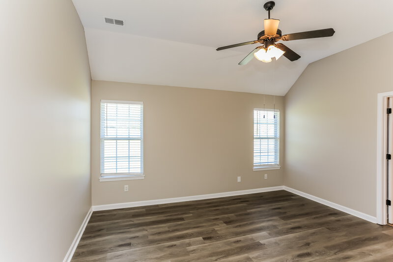 2,105/Mo, 7569 Redberry Dr Horn Lake, MS 38637 Main Bedroom View