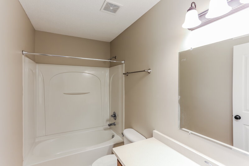 2,105/Mo, 7569 Redberry Dr Horn Lake, MS 38637 Bathroom View