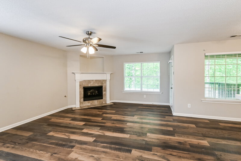 1,995/Mo, 40 Rachel Cv Somerville, TN 38068 Living Room View 2