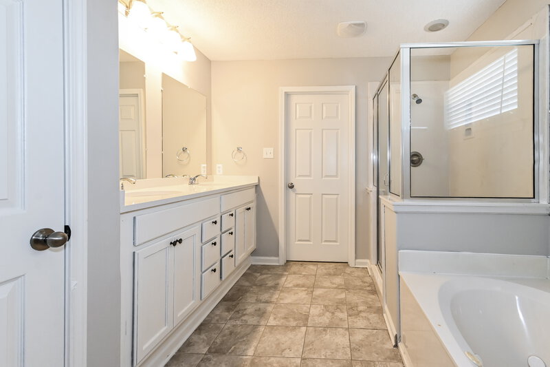 1,995/Mo, 40 Rachel Cv Somerville, TN 38068 Main Bathroom View