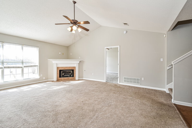 2,055/Mo, 2219 Baird Dr Southaven, MS 38672 Living Room View 2