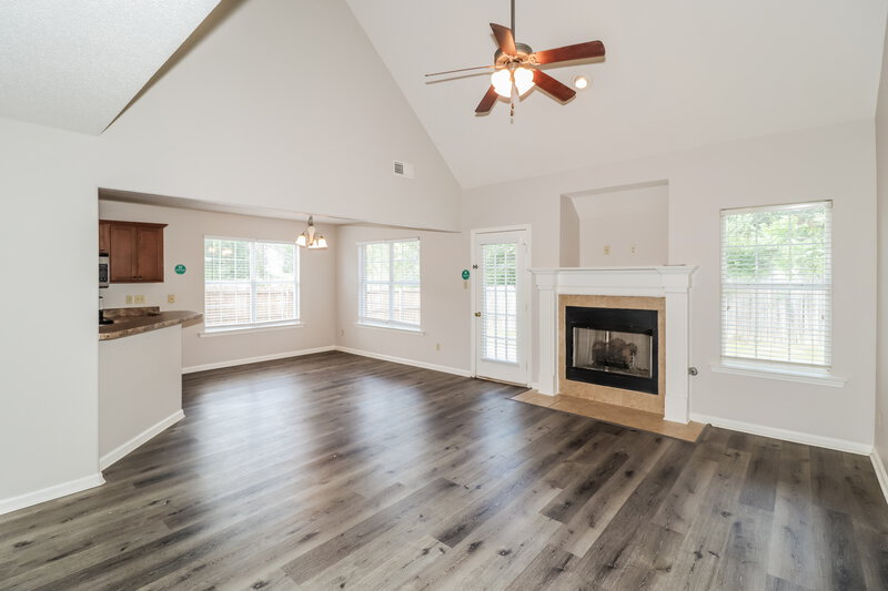 1,910/Mo, 20 Hannah Cove Oakland, TN 38060 Living Room View 2