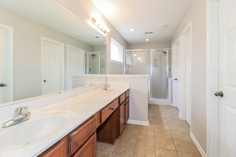 1,910/Mo, 20 Hannah Cove Oakland, TN 38060 Main Bathroom View