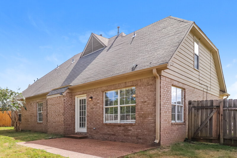 1,910/Mo, 20 Hannah Cove Oakland, TN 38060 Rear View