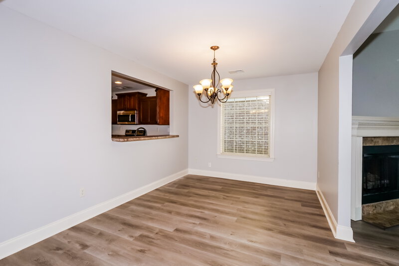 2,110/Mo, 5823 Bedford Pl Southaven, MS 38672 Dining Room View