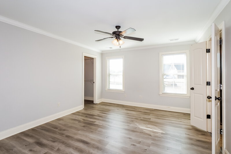 2,110/Mo, 5823 Bedford Pl Southaven, MS 38672 Main Bedroom View 2