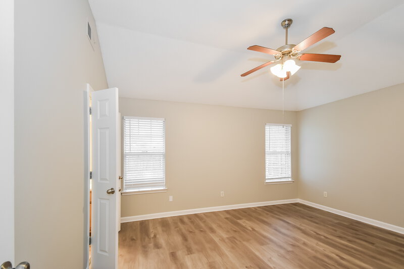 1,740/Mo, 9841 Southern Oak Way Olive Branch, MS 38654 Main Bedroom View