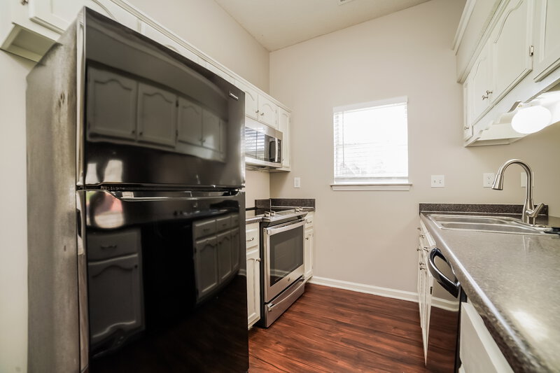 1,645/Mo, 5291 Russell Dr Southaven, MS 38671 Kitchen View