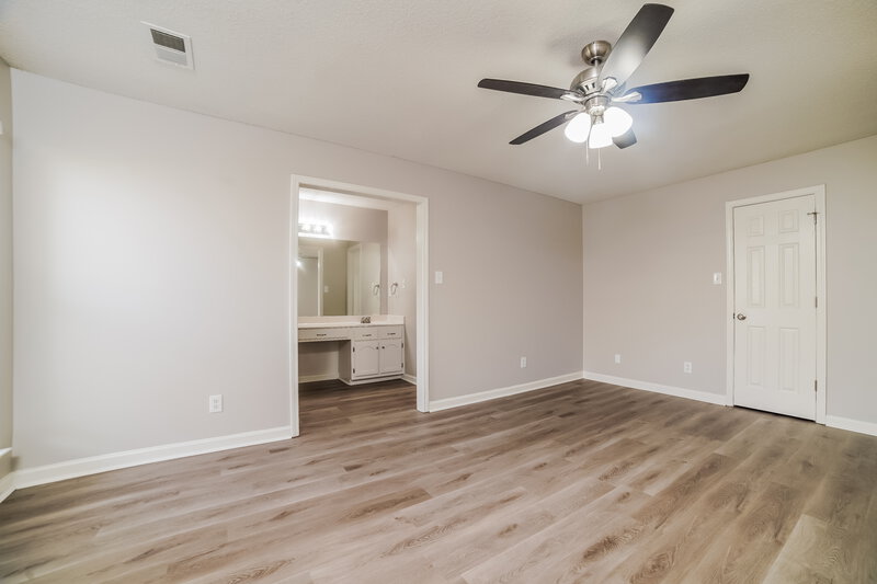 1,645/Mo, 5291 Russell Dr Southaven, MS 38671 Main Bedroom View 2