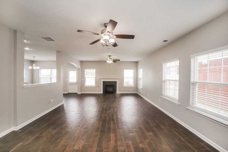 2,230/Mo, 7310 Green Ash Dr Olive Branch, MS 38654 Living Room View 2