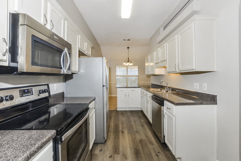 1,630/Mo, 155 Garden Springs Dr Oakland, TN 38060 Kitchen View 2