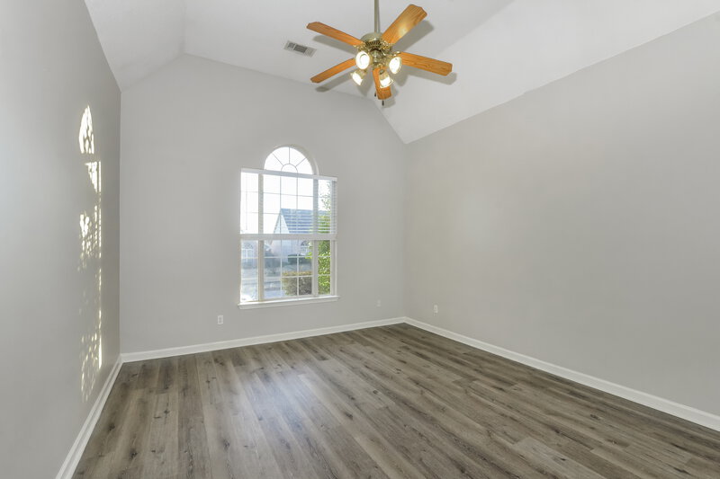 1,630/Mo, 155 Garden Springs Dr Oakland, TN 38060 Main Bedroom View