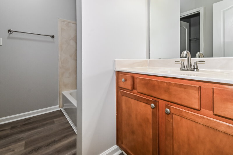 1,795/Mo, 1025 Cordova Ridge Pl Cordova, TN 38018 Main Bathroom View