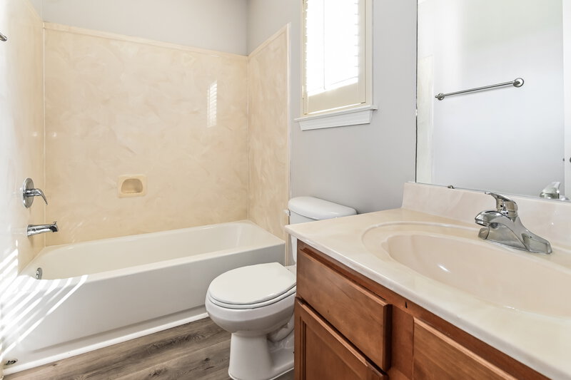 1,795/Mo, 1025 Cordova Ridge Pl Cordova, TN 38018 Bathroom View