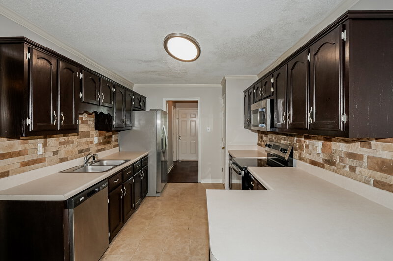 2,140/Mo, 661 Shelley Renee Ln Cordova, TN 38018 Kitchen View