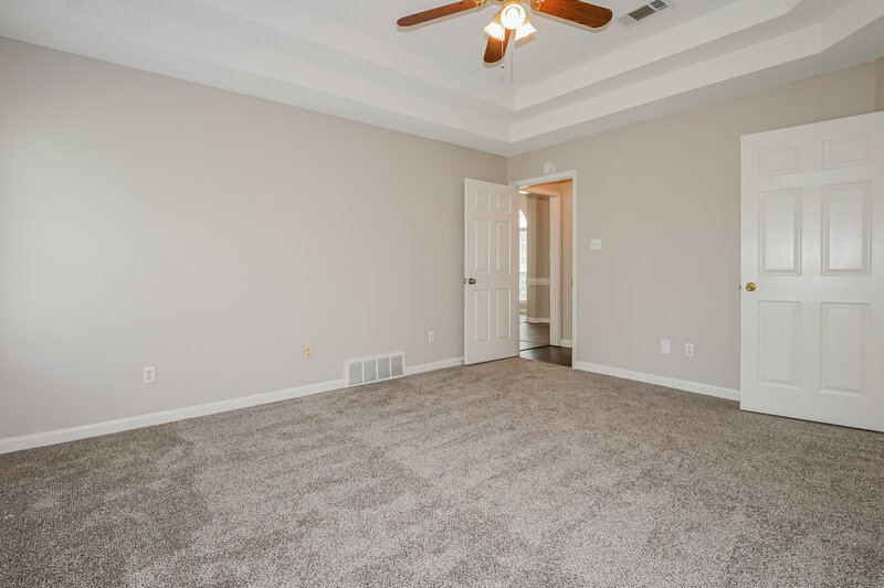 2,140/Mo, 661 Shelley Renee Ln Cordova, TN 38018 Main Bedroom View 2
