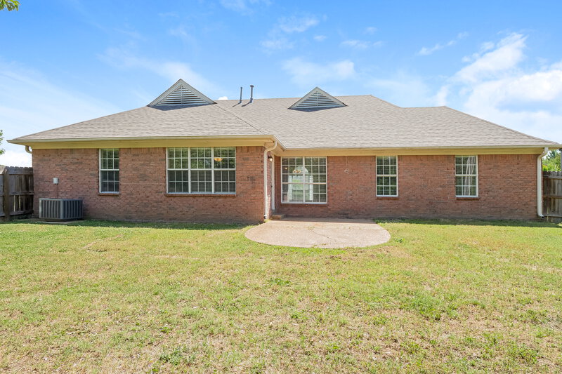 2,140/Mo, 661 Shelley Renee Ln Cordova, TN 38018 Rear View 2