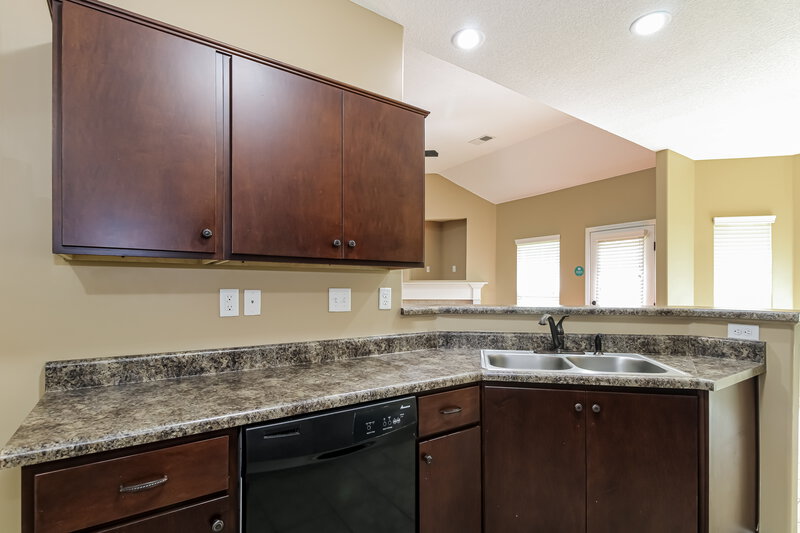 2,190/Mo, 6969 Snowshoe Dr Lakeland, TN 38002 Kitchen View