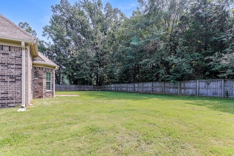 2,190/Mo, 6969 Snowshoe Dr Lakeland, TN 38002 Rear View
