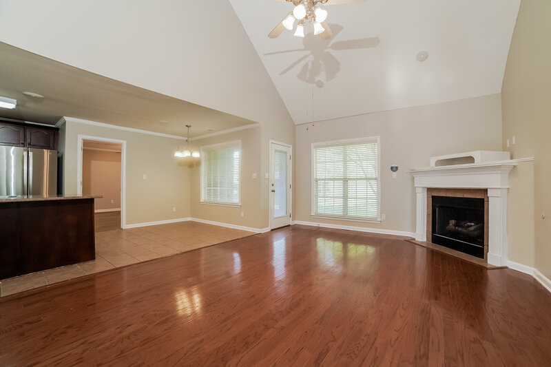 1,995/Mo, 4145 Chaucer Dr Southaven, MS 38672 Living Room View