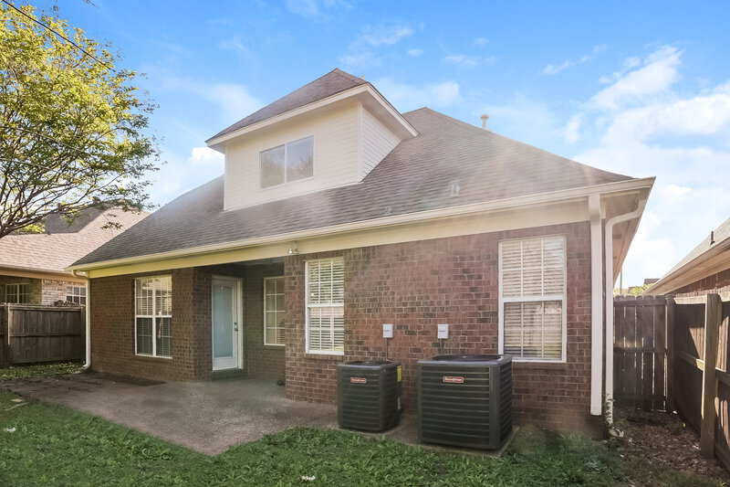 1,995/Mo, 4145 Chaucer Dr Southaven, MS 38672 Rear View