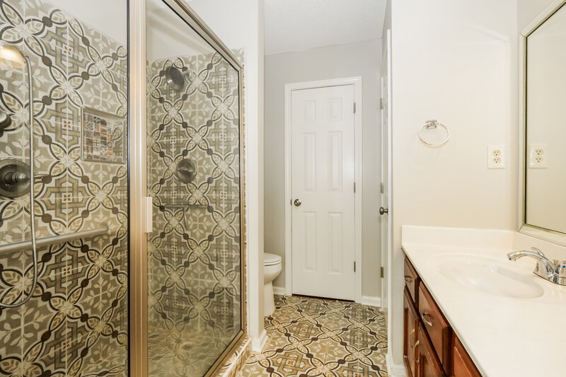 1,665/Mo, 7631 Tally Ho Dr E Olive Branch, MS 38654 Main Bathroom View