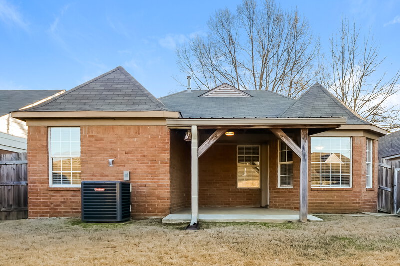 1,665/Mo, 7631 Tally Ho Dr E Olive Branch, MS 38654 Rear View