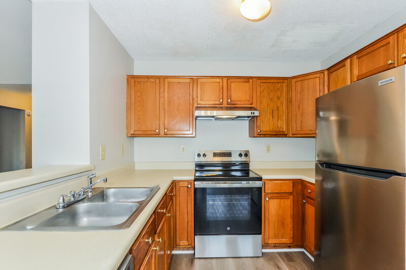 1,555/Mo, 1030 Jessica Lauren Dr Cordova, TN 38018 Kitchen View 2