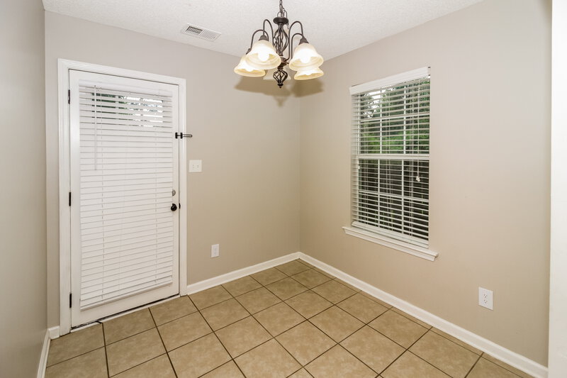2,090/Mo, 7317 Green Ash Dr Olive Branch, MS 38654 Dining Room View 3