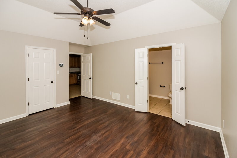 2,090/Mo, 7317 Green Ash Dr Olive Branch, MS 38654 Main Bedroom View