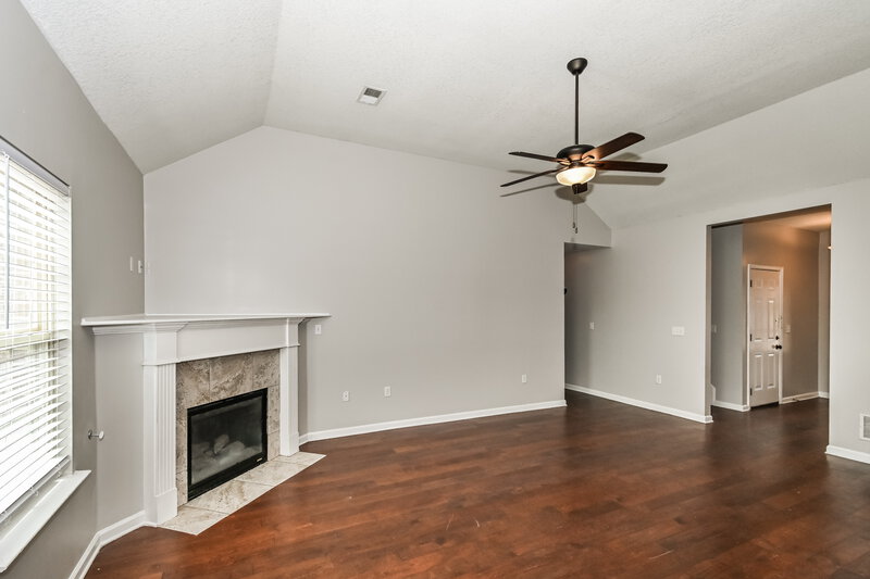 2,370/Mo, 2867 S Cherry Dr Southaven, MS 38672 Living Room View