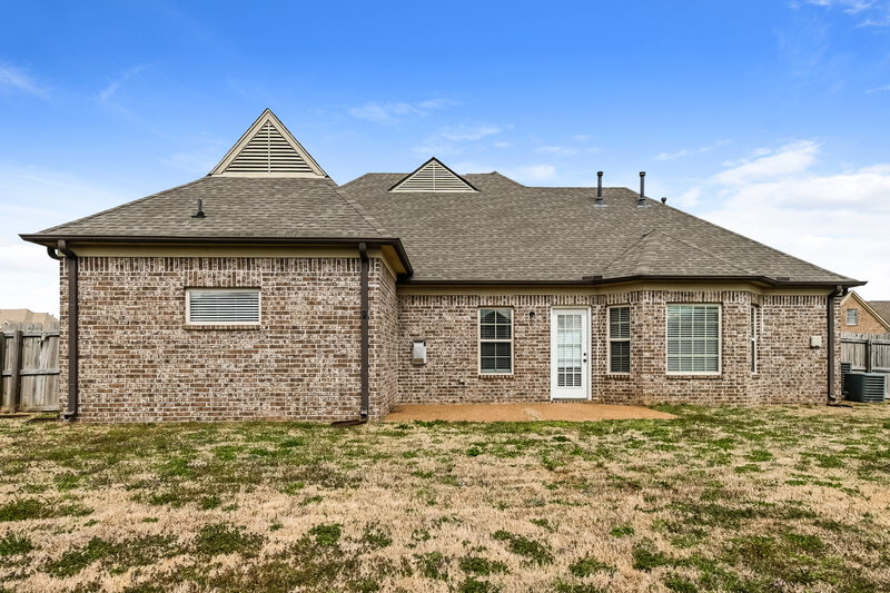 2,370/Mo, 2867 S Cherry Dr Southaven, MS 38672 Rear View