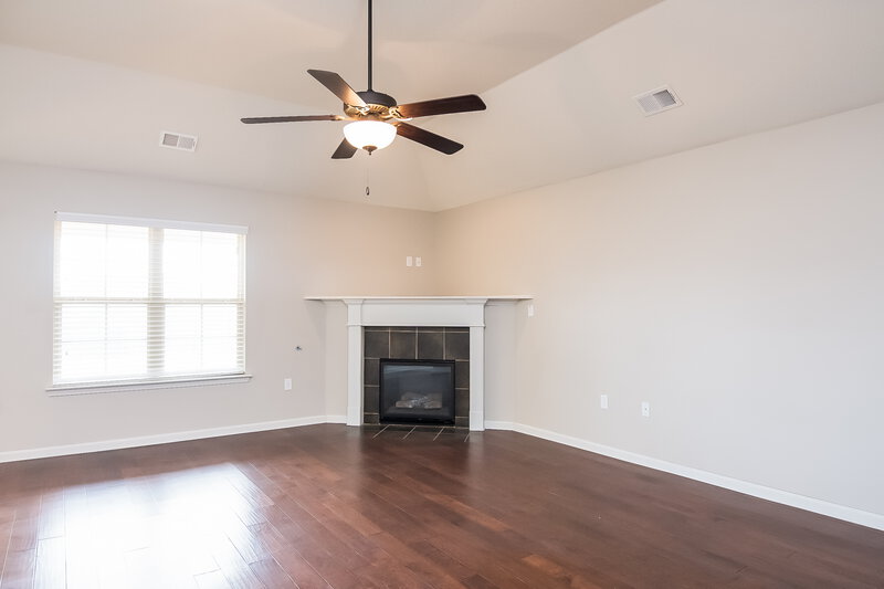 2,400/Mo, 2847 S Cherry Dr Southaven, MS 38672 Living Roomlarge View
